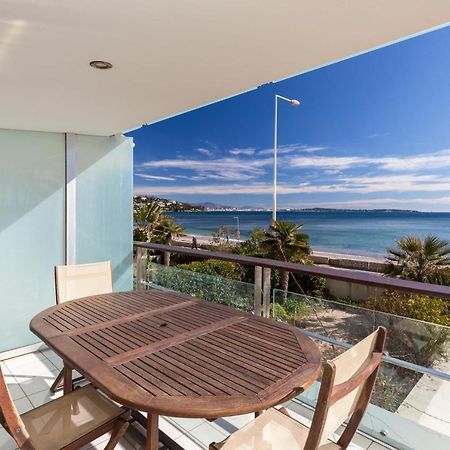 Bright Two Bedroomed Apartment On The Beach In Cannes With Huge Terrace With Fabulous Sea Views - 2001 Exterior foto