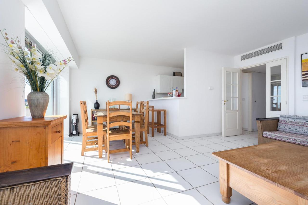 Bright Two Bedroomed Apartment On The Beach In Cannes With Huge Terrace With Fabulous Sea Views - 2001 Exterior foto