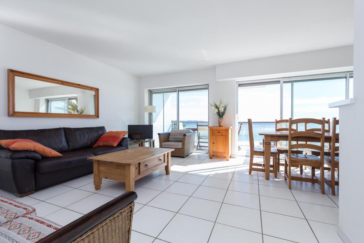 Bright Two Bedroomed Apartment On The Beach In Cannes With Huge Terrace With Fabulous Sea Views - 2001 Exterior foto