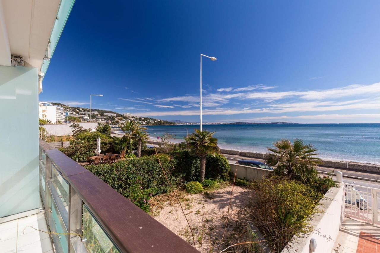 Bright Two Bedroomed Apartment On The Beach In Cannes With Huge Terrace With Fabulous Sea Views - 2001 Exterior foto