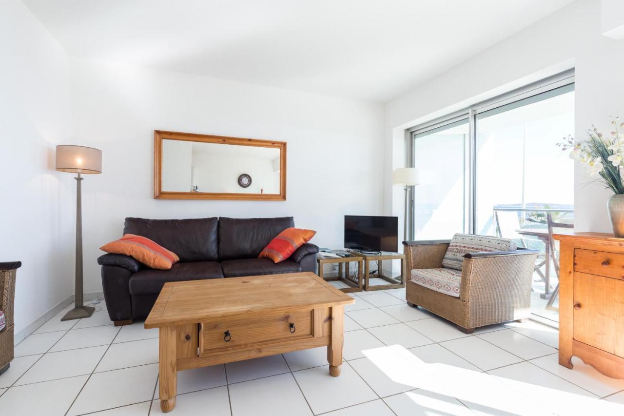 Bright Two Bedroomed Apartment On The Beach In Cannes With Huge Terrace With Fabulous Sea Views - 2001 Exterior foto
